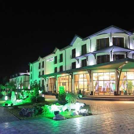 Комплекс Гостиниц Athletic Taraz Exterior foto