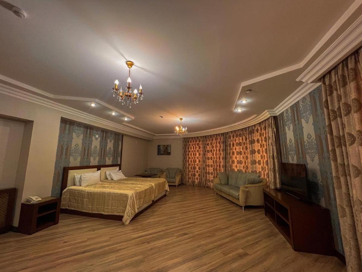Комплекс Гостиниц Athletic Taraz Exterior foto