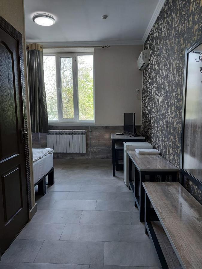 Комплекс Гостиниц Athletic Taraz Exterior foto